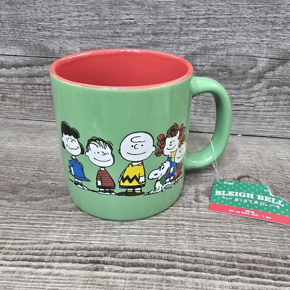 Charlie Brown & gang Christmas Green and Red Merry Christmas Mug